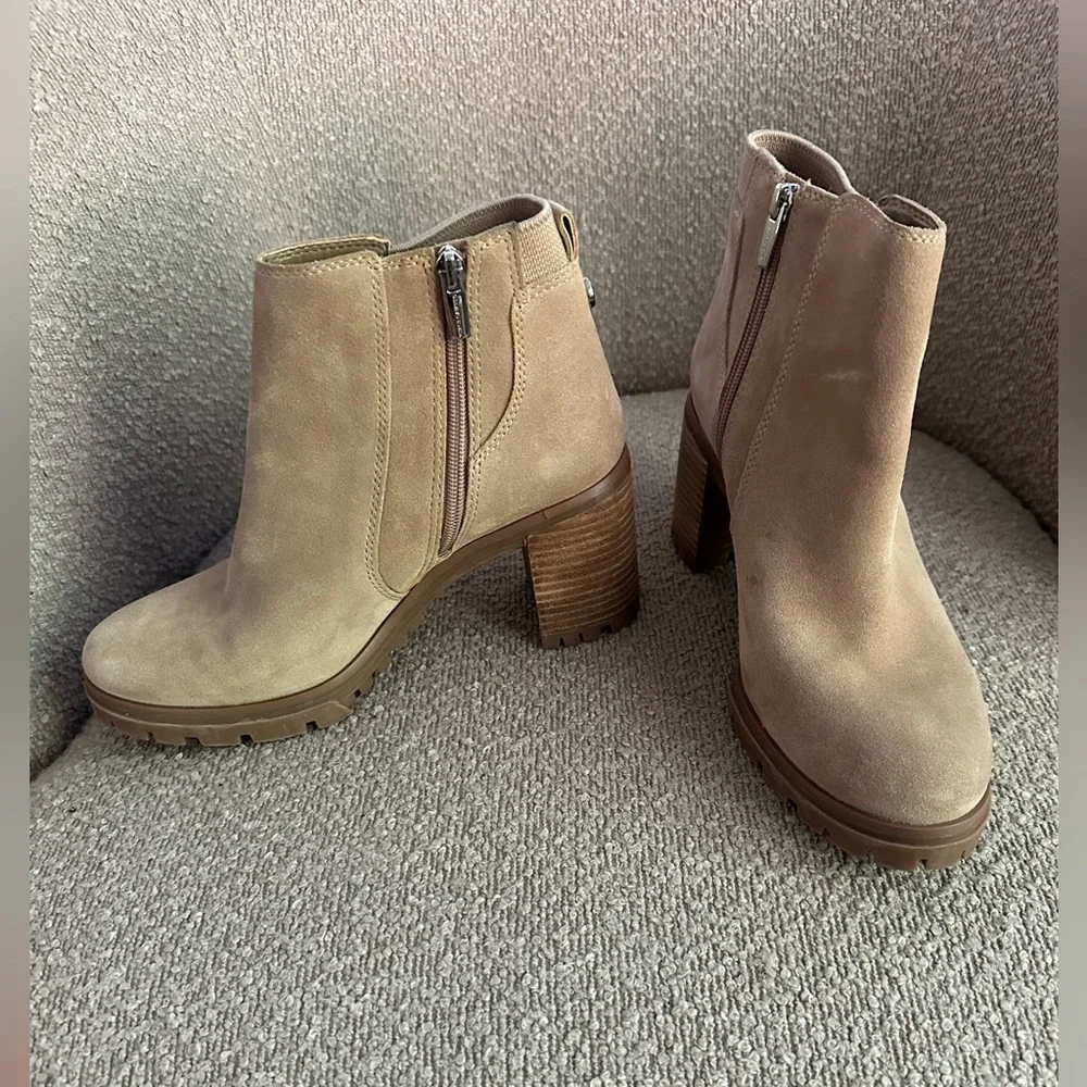 Vince Camuto Dustelie boots size 9.5‎